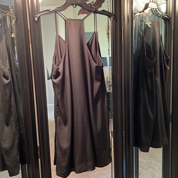 🖤Black V-neck Racer Back Forever 21 Dress - Picture 2 of 2